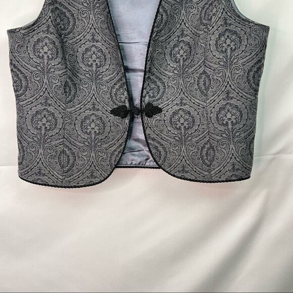 Pendleton Gray and black floral 100% virgin wool vest - Picture 3 of 8
